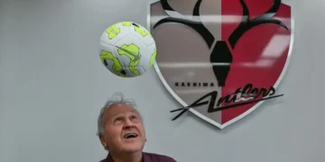 Zico lamenta que los brasileños «van a Europa demasiado pronto»