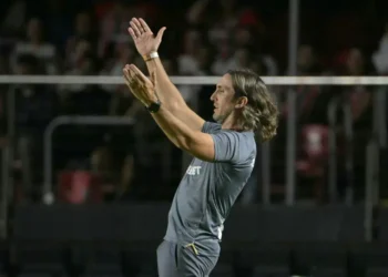 El argentino Zubeldía deja de ser entrenador del Sao Paulo