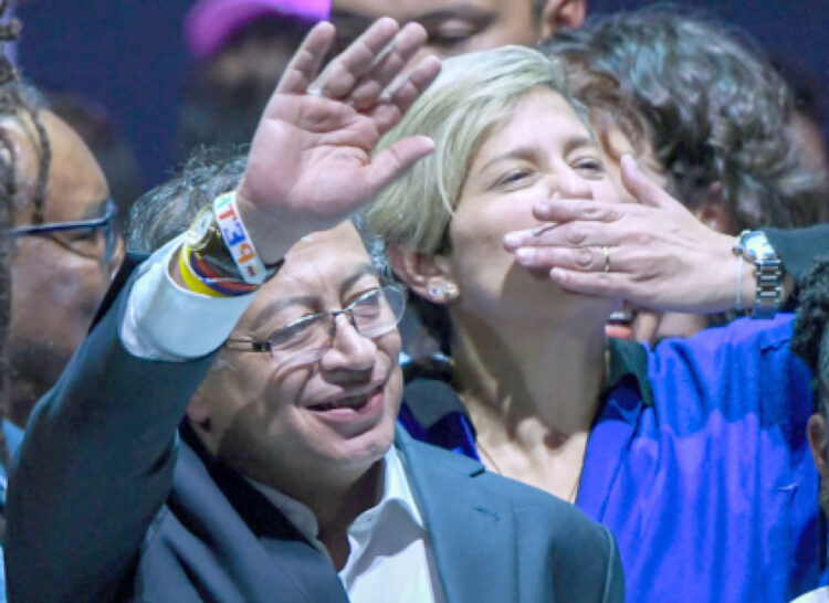 Arce habló con Petro y afirma que apuestan por la Patria Grande