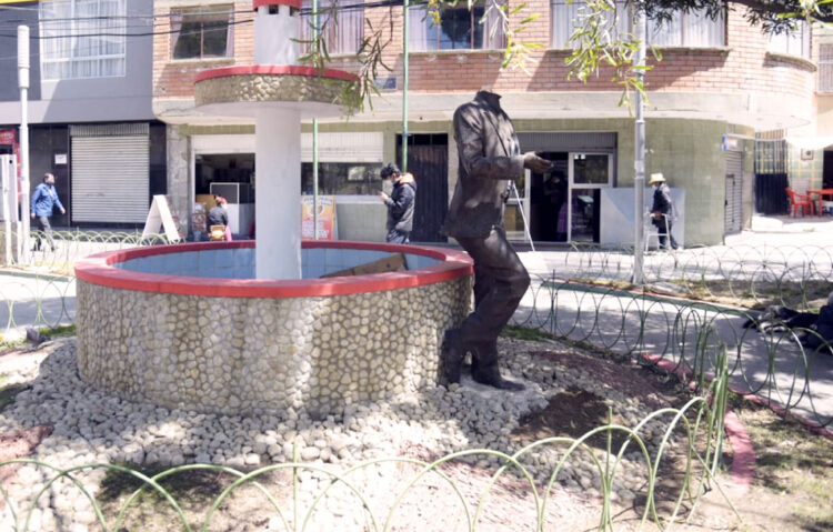 Estatua de Gilberto Rojas, decapitada hace dos semanas