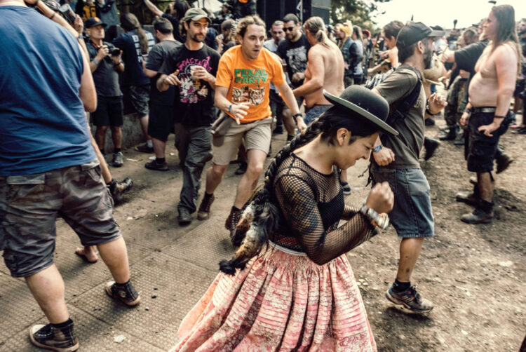 ¿Quién es Aydé, la ‘cholita metalera?