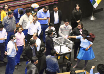 CC pide disculpas por su ‘error’: ‘A llorar al río’, hay Defensor