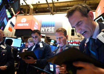 Wall Street abre en rojo tras un buen mes de julio