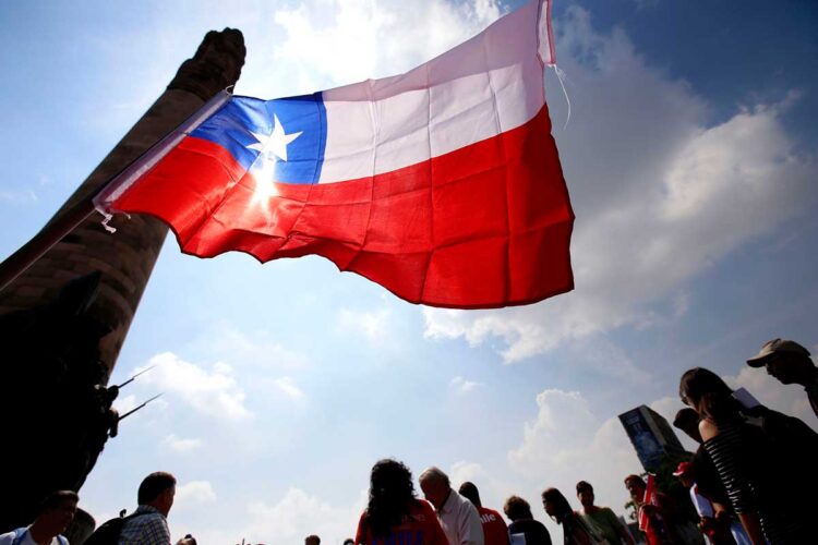 Chile concluye redacción de nueva Constitución sin sanar tensiones ni fractura social