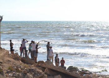 Sube a 86 el número de muertos en un naufragio frente a las costas de Siria