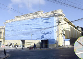 La Alcaldía planea pintar de celeste la fachada del Teatro Municipal