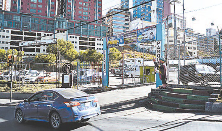 La recaudación en los seis parqueos ediles aumentó 29,7% en 2021