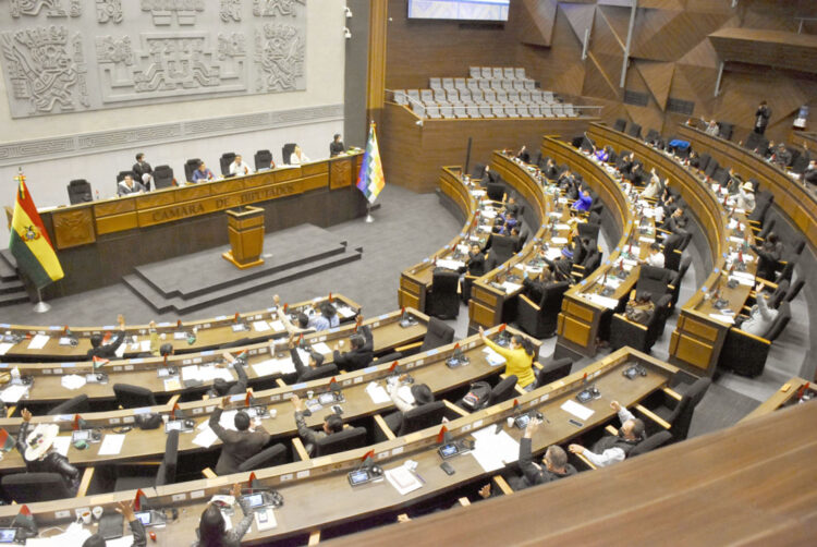Una ley evitará que ausencia de seis días sea causal de despido