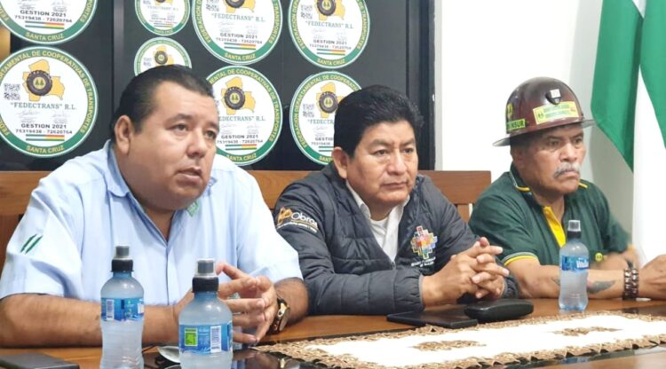El Gobierno afirma que el paro provocará una pérdida de $us 64 millones para Santa Cruz