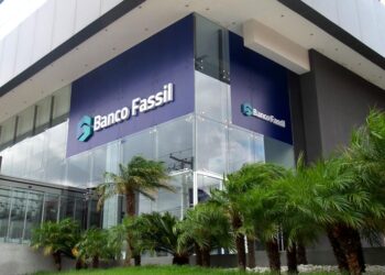 Frontis del Banco Fassil en Santa Cruz. Foto: Archivo