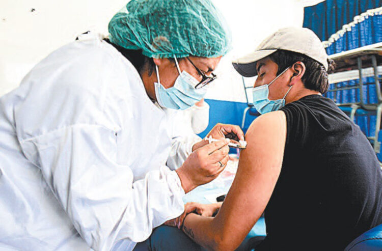 En La Paz, tres de cada 10 no tienen vacunas anti COVID-19