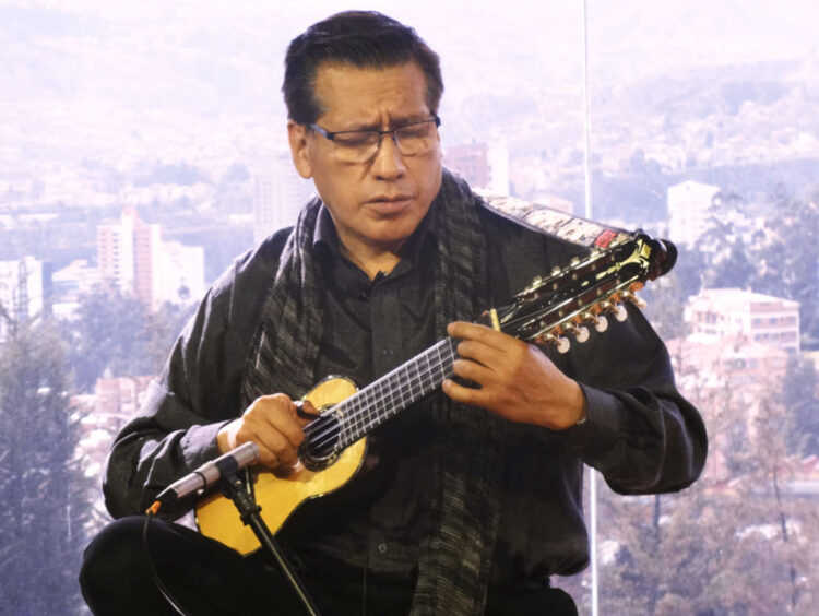 Donato Espinoza, cinco discos hasta el siguiente año