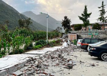 Casi 50 muertos por sismo en el suroeste de China