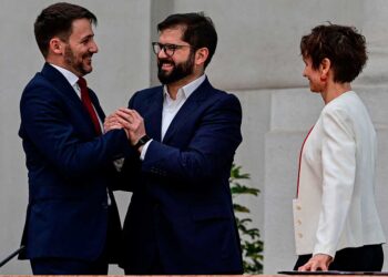 Boric modifica su gabinete ministerial tras fracaso de la nueva Constitución