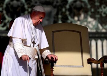 El Papa se dice ‘profundamente entristecido’ y reza por la reina