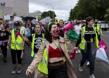 Decenas de miles manifiestan en EEUU en favor del derecho al aborto