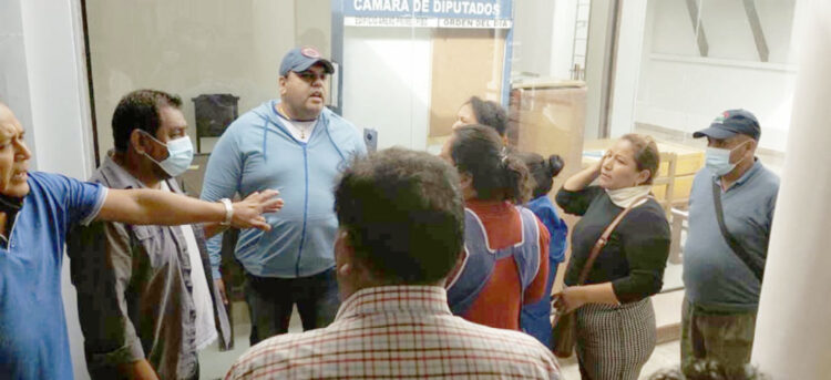 MAS de Santa Cruz vuelve a mostrarse dividido