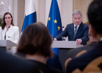 Finlandia, a las puertas de una ‘histórica’ candidatura a la OTAN, Suecia debate