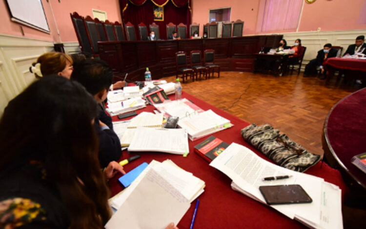 El Tribunal sigue el juicio contra Áñez y su defensa alista llevar el caso a instancia externas