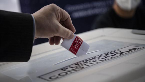 Comienza conteo de votos en plebiscito constitucional en Chile