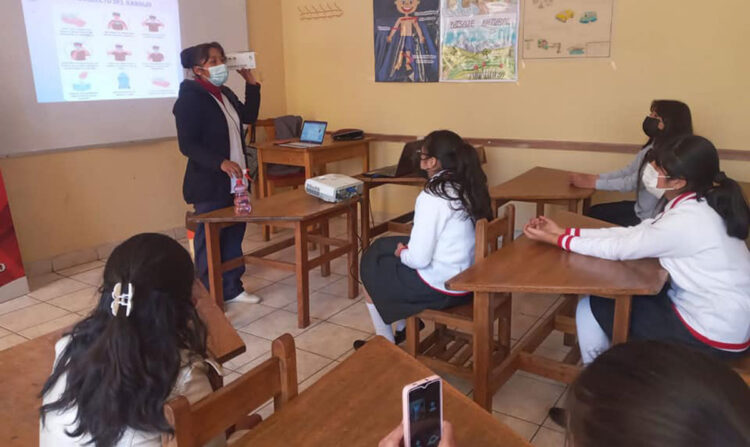 En un colegio de Oruro detectan 13 casos de COVID-19 y el Sedes pide mejorar control de la bioseguridad