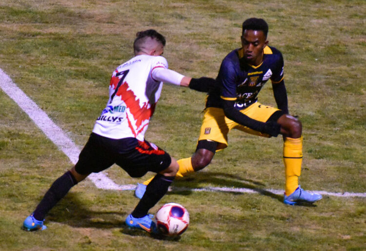 The Strongest continúa líder tras el empate ante Nacional Potosí