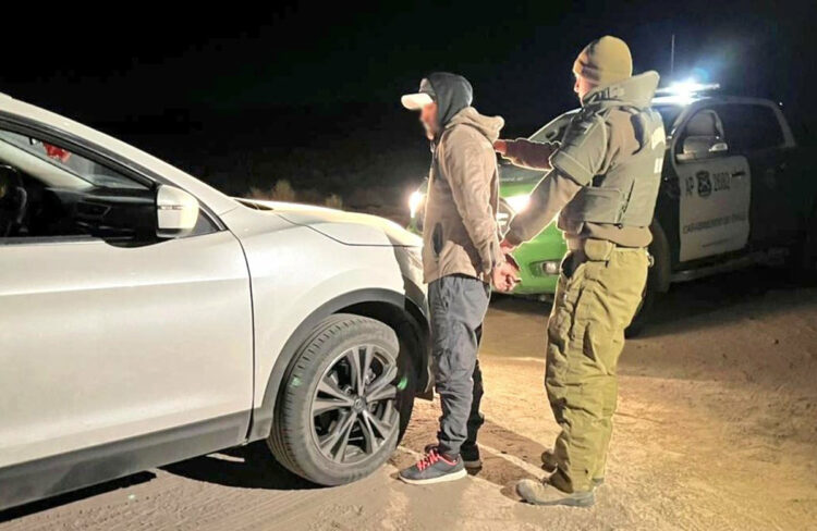 Detienen en la frontera chilena a una pareja con un vehículo robado y con destino a Bolivia