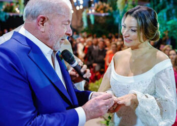 Lula se casa en Brasil a cinco meses de las elecciones