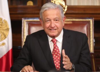 López Obrador Congreso de Perú