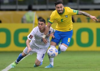 Brasil golea 4-0 a Paraguay y lo deja sin chances de ir a Qatar