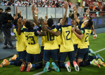 Ecuador empata 1-1 con Perú en Lima y queda en la antesala del Mundial
