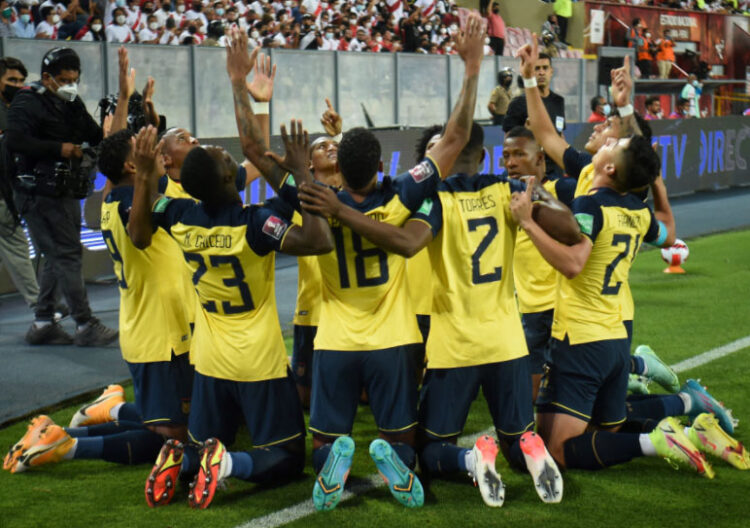 Ecuador empata 1-1 con Perú en Lima y queda en la antesala del Mundial