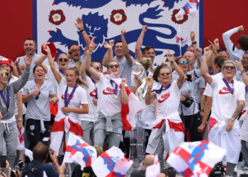 Londres celebra el histórico título de las futbolistas inglesas