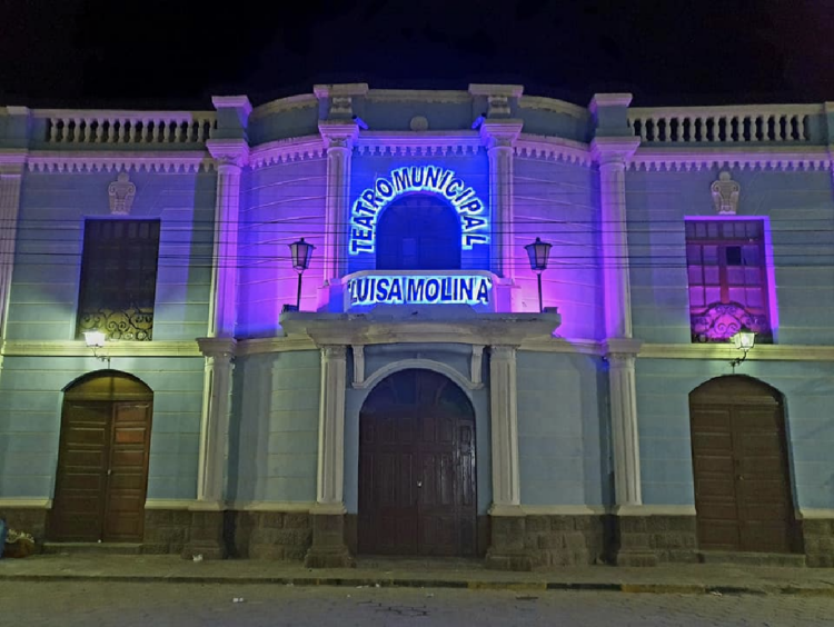 Teatro Municipal de Uyuni lleva el nombre de Luisa Molina