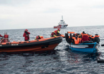 Seis muertos y 29 desaparecidos tras naufragio frente a las costas de Libia