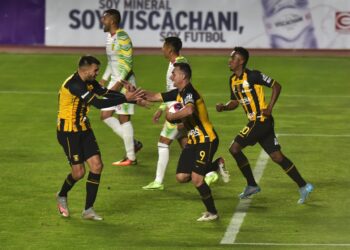 La fiera fue el Tigre que remonta y gana