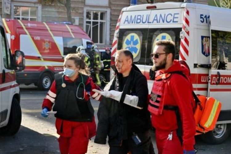 Rusia lanza bombardeos ‘masivos’ en Ucrania en represalia por ataque contra puente de Crimea