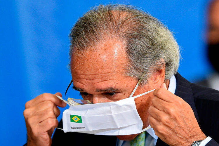 Ministro de Economía brasileño dice que Francia se está volviendo ‘irrelevante’ para su país