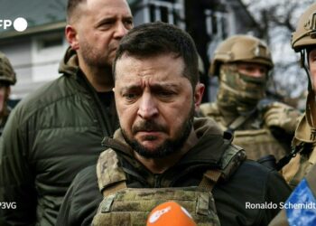 Zelenski urge al mundo a ‘reaccionar’ contra ‘ocupantes’ rusos de central nuclear de Zaporiyia