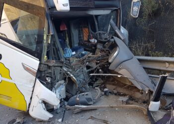Un accidente en la autopista deja un fallecido en la autopista que une La Paz y El Alto