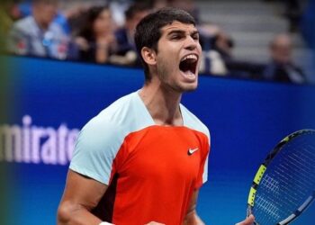 El prodigioso Alcaraz tumba a Tiafoe y se asoma a la historia en el US Open