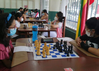 Espinoza y Monasterio destacan en Sub-18 del Clasificatorio de ajedrez