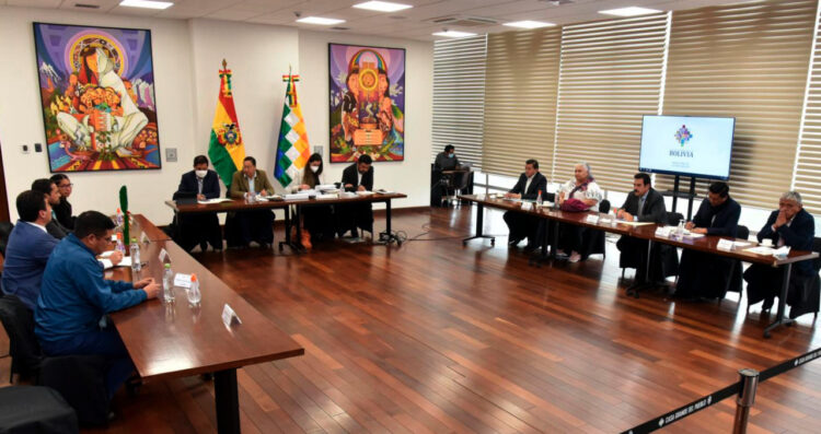 El Gobierno percibe inevitable hablar del Censo en reunión de Arce con alcaldes