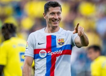 El Barcelona golea 4-0 al Cádiz y es líder provisional