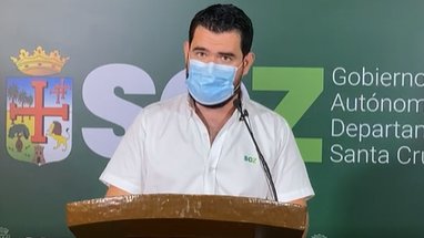 En Gobernación cruceña admiten publicación de decreto, develan ‘distanciamiento’ entre Camacho y Aguilera