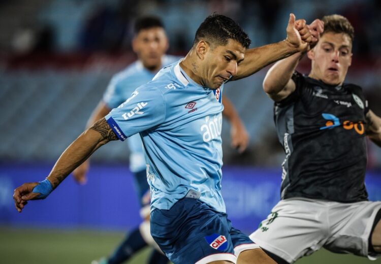 Suárez alarga su racha goleadora en el 3-1 de Nacional ante Plaza Colonia por la liga uruguaya