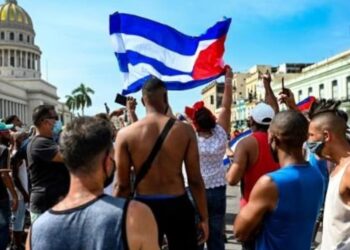 Lágrimas y tensión por juicio a 33 manifestantes del 11 de julio en Cuba