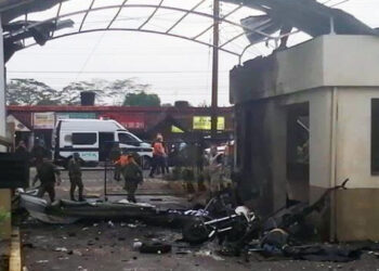Ataque con explosivos deja un militar y un civil muertos en Colombia