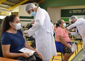 Los nuevos casos de COVID-19 bajan a 3.425 al cierre de enero