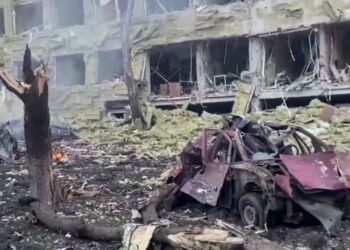 Moscú usa un arma hipersónica en Ucrania mientras Zelenski insta al diálogo
